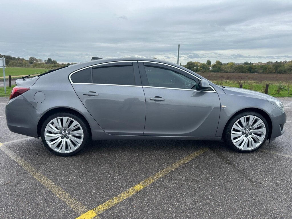 VAUXHALL INSIGNIA