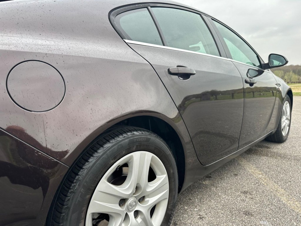 VAUXHALL INSIGNIA