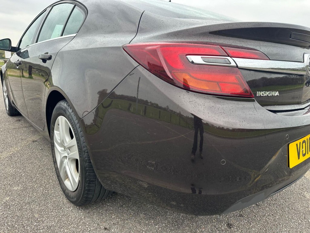 VAUXHALL INSIGNIA