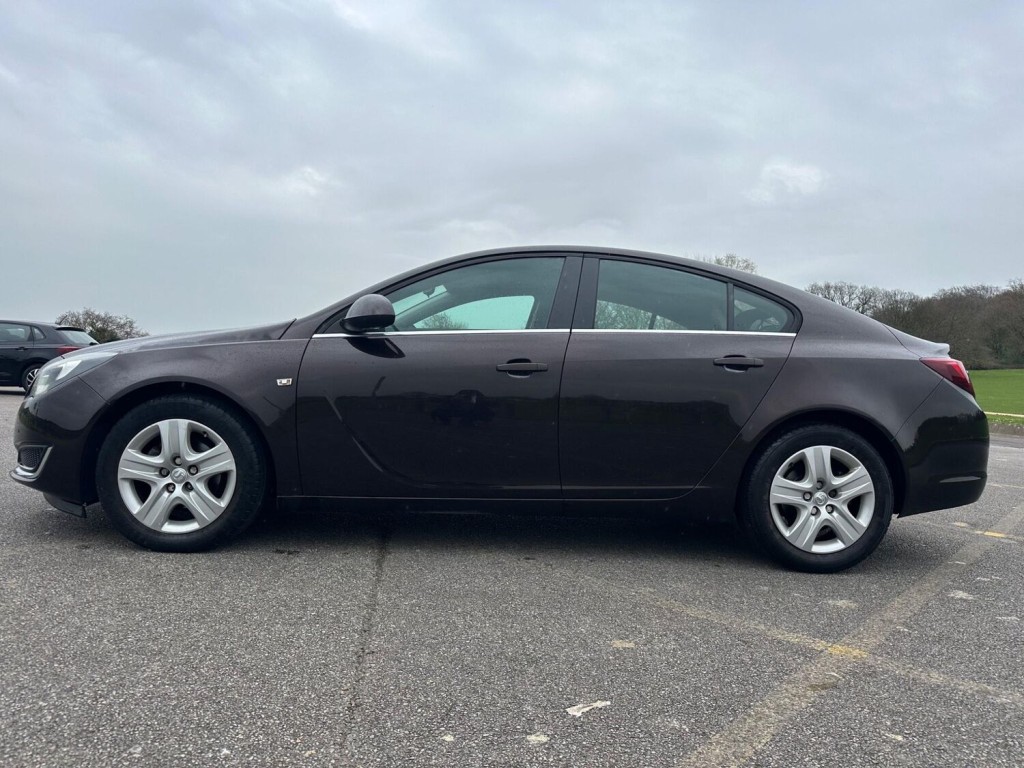 VAUXHALL INSIGNIA