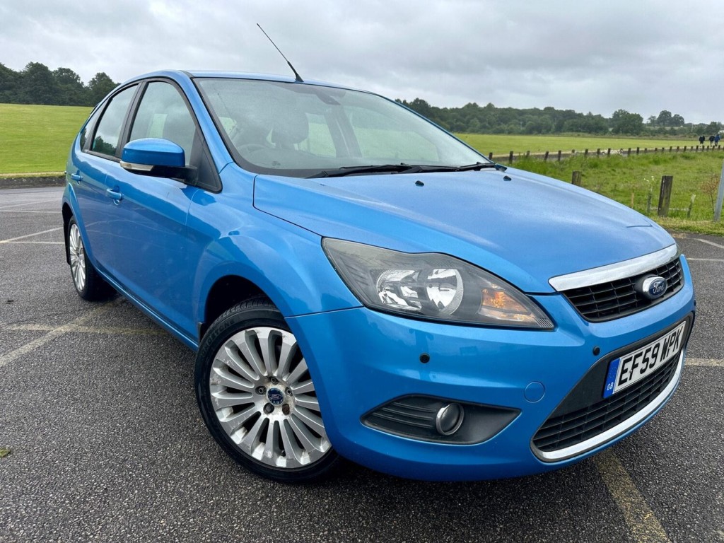 View FORD FOCUS 2.0 Titanium 5dr