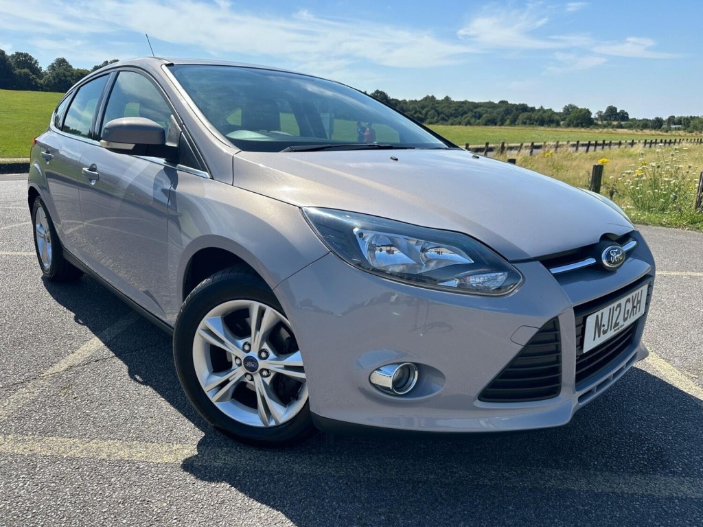 View FORD FOCUS 1.6 Zetec Euro 5 5dr