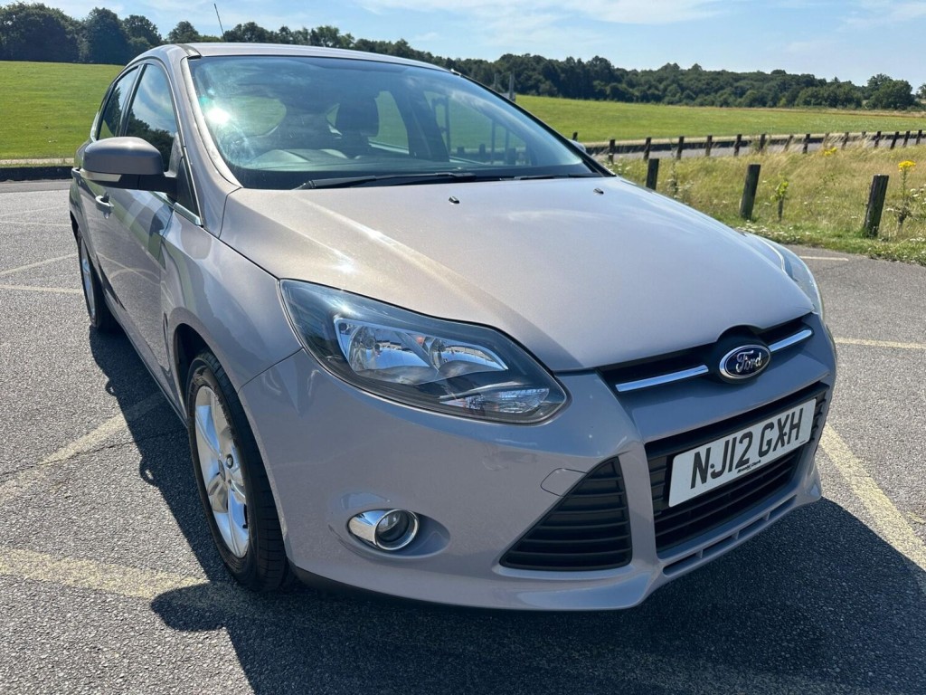 View FORD FOCUS 1.6 Zetec Euro 5 5dr