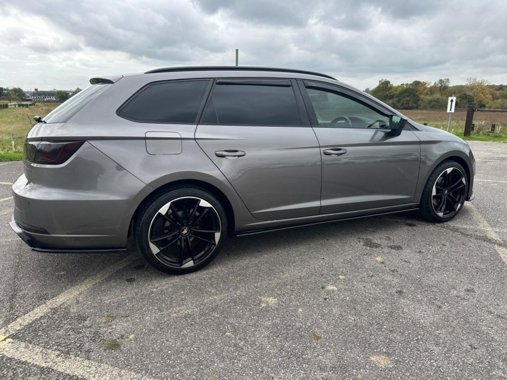 SEAT LEON