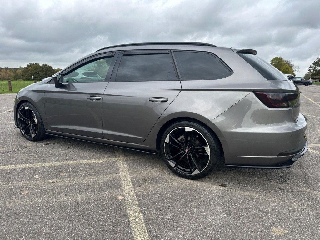 SEAT LEON