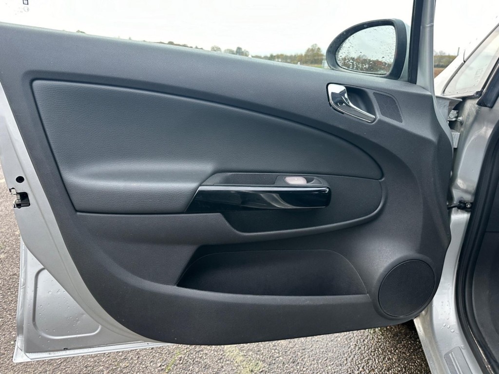 VAUXHALL CORSA