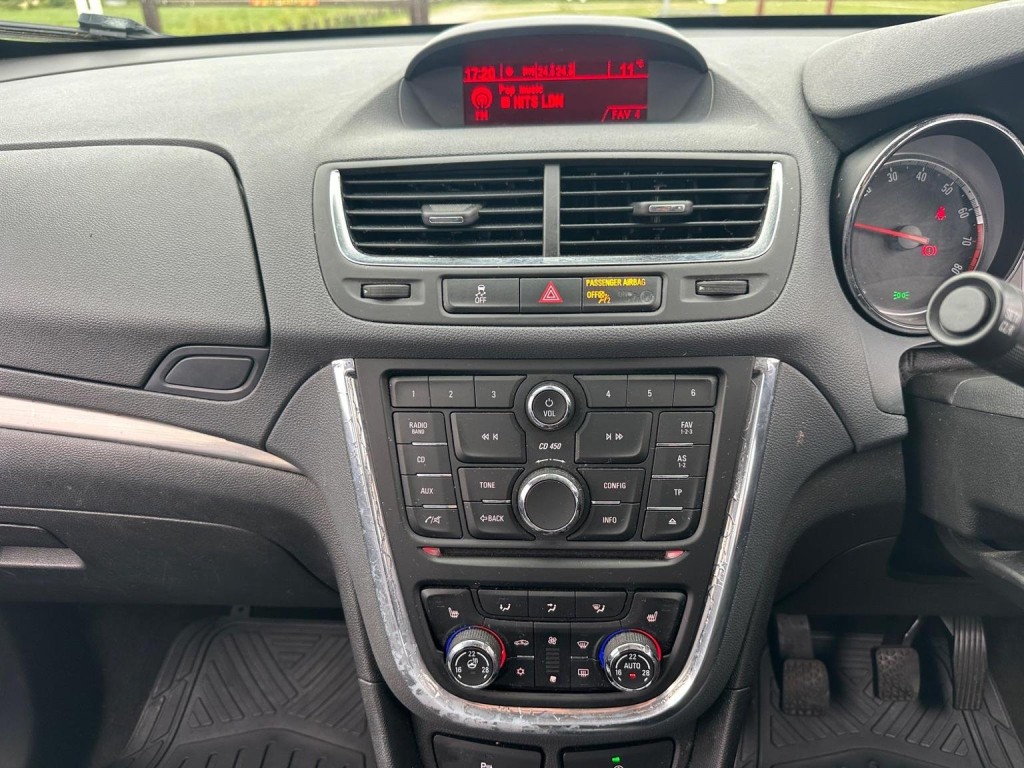 VAUXHALL MOKKA
