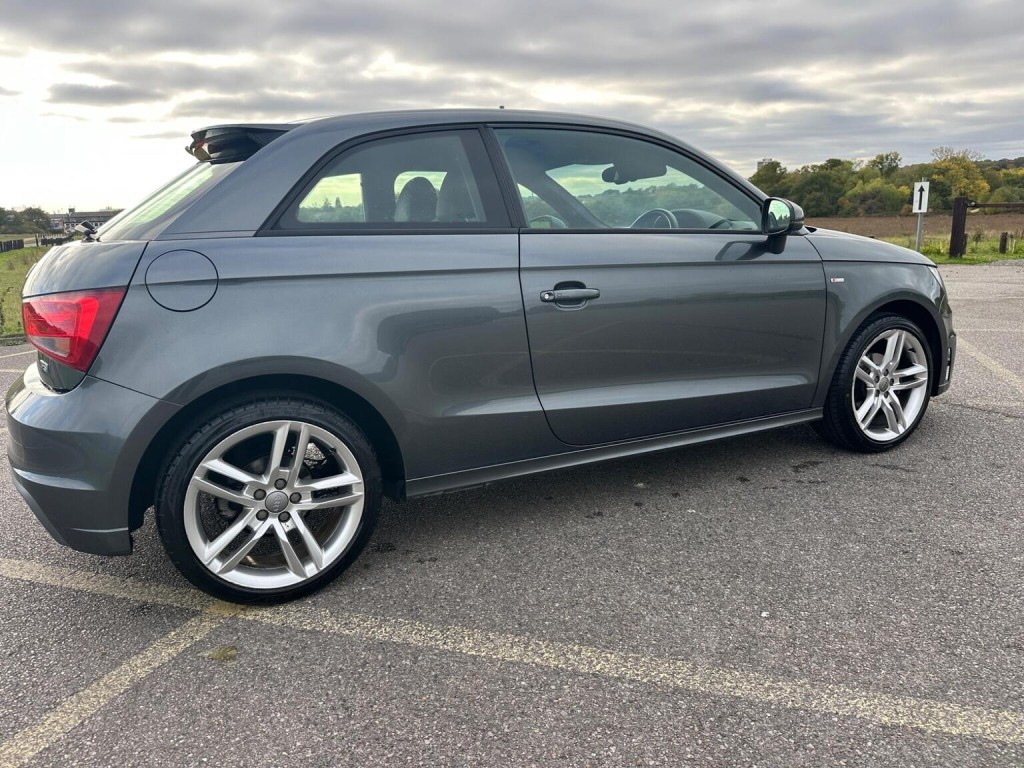 AUDI A1