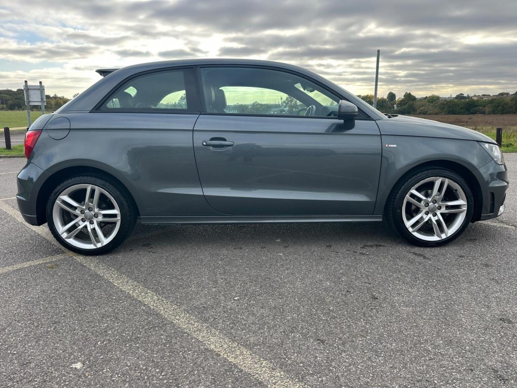 AUDI A1