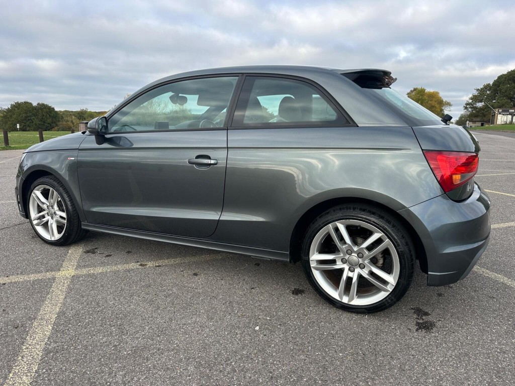 AUDI A1