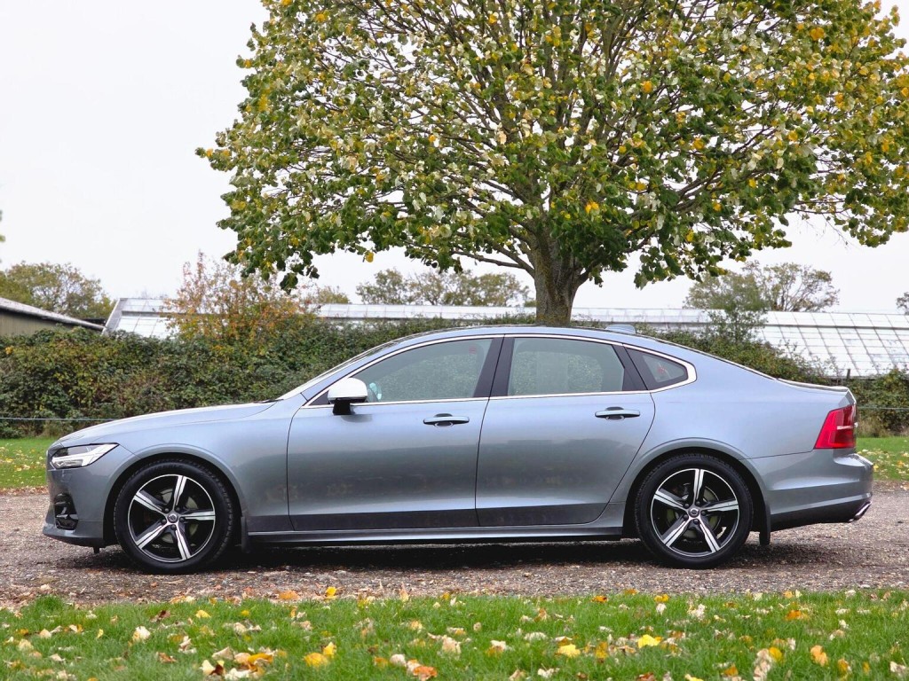 VOLVO S90