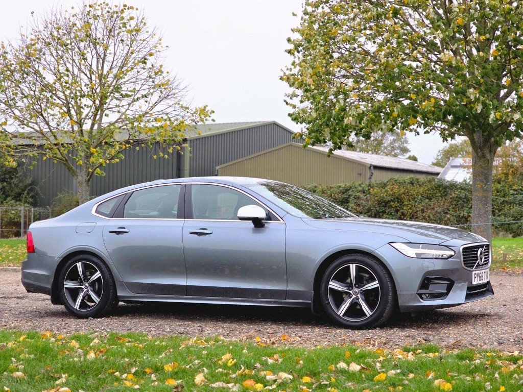 VOLVO S90