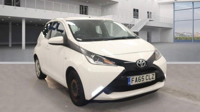 TOYOTA AYGO 1.0 VVT-i x-play x-shift Euro 5 5dr Euro 5
