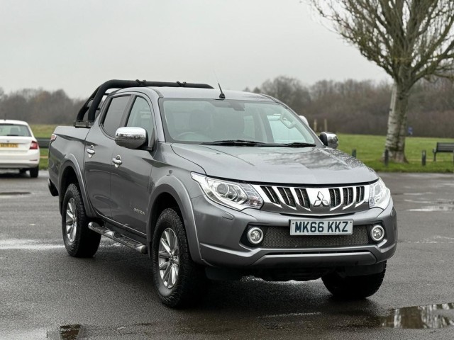 MITSUBISHI L200