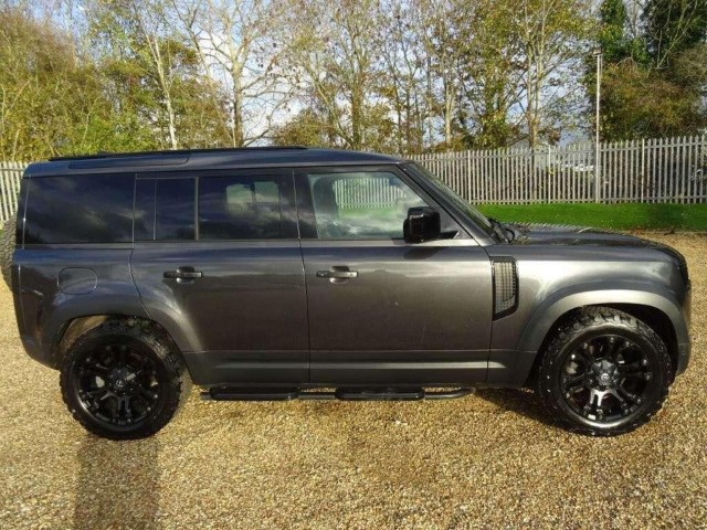 LAND ROVER DEFENDER 110