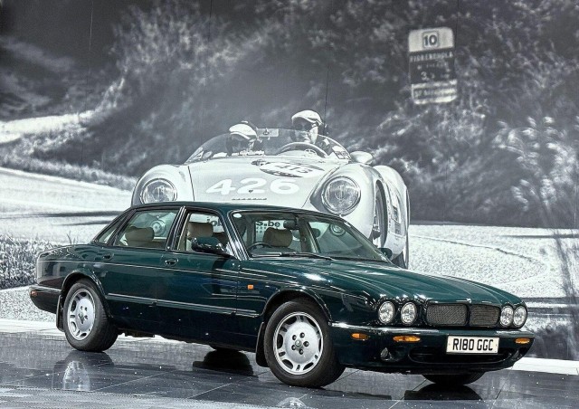 JAGUAR XJ