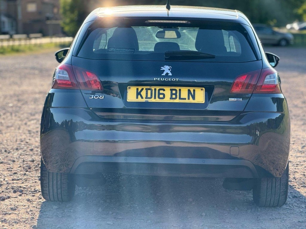 PEUGEOT 308