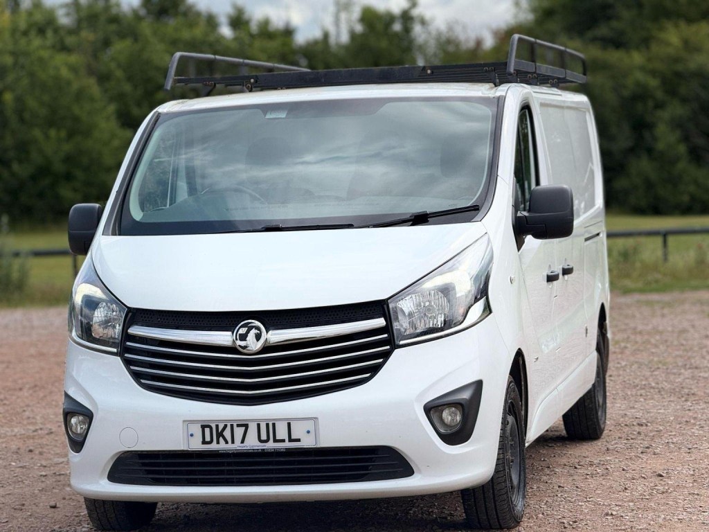 VAUXHALL VIVARO