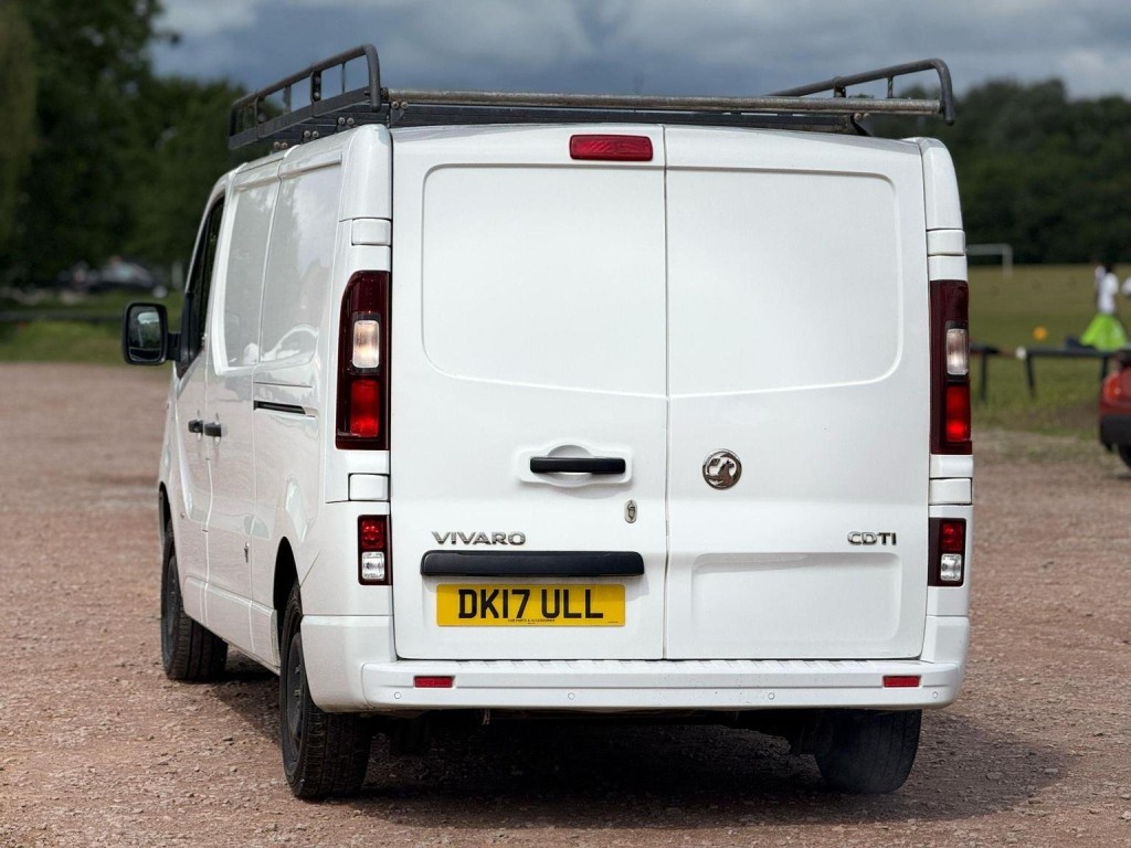 VAUXHALL VIVARO