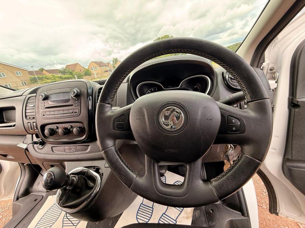VAUXHALL VIVARO