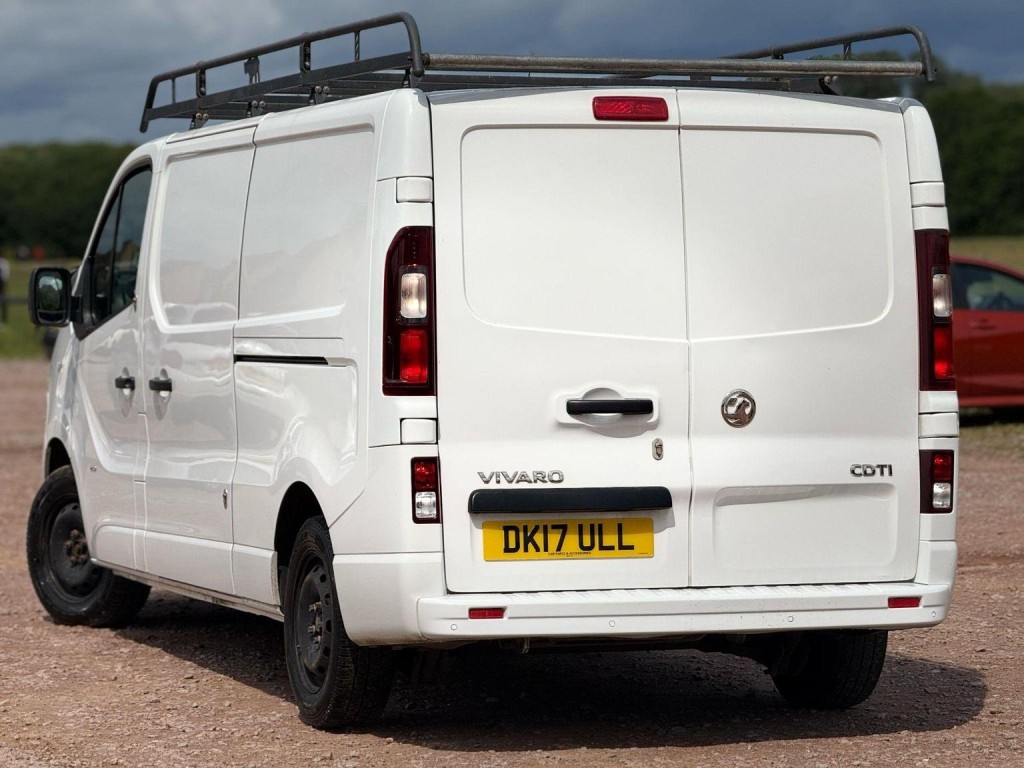 VAUXHALL VIVARO