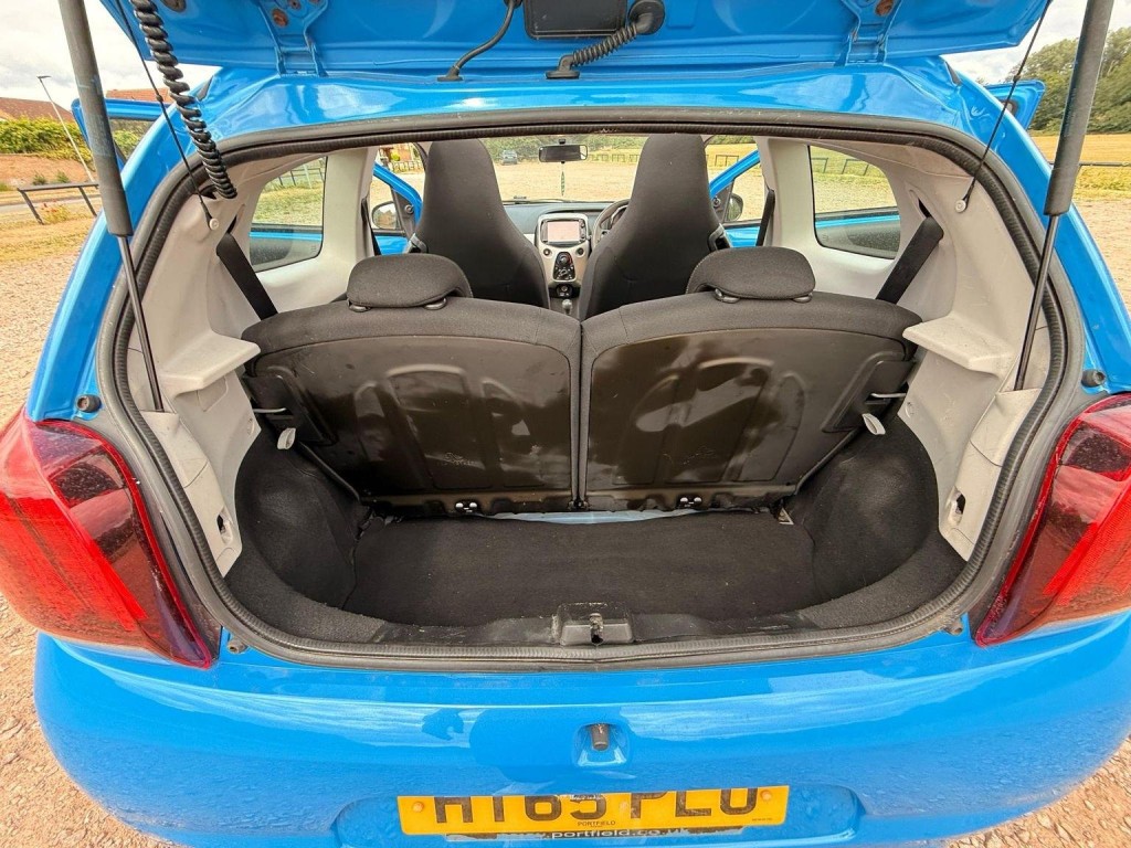 PEUGEOT 108