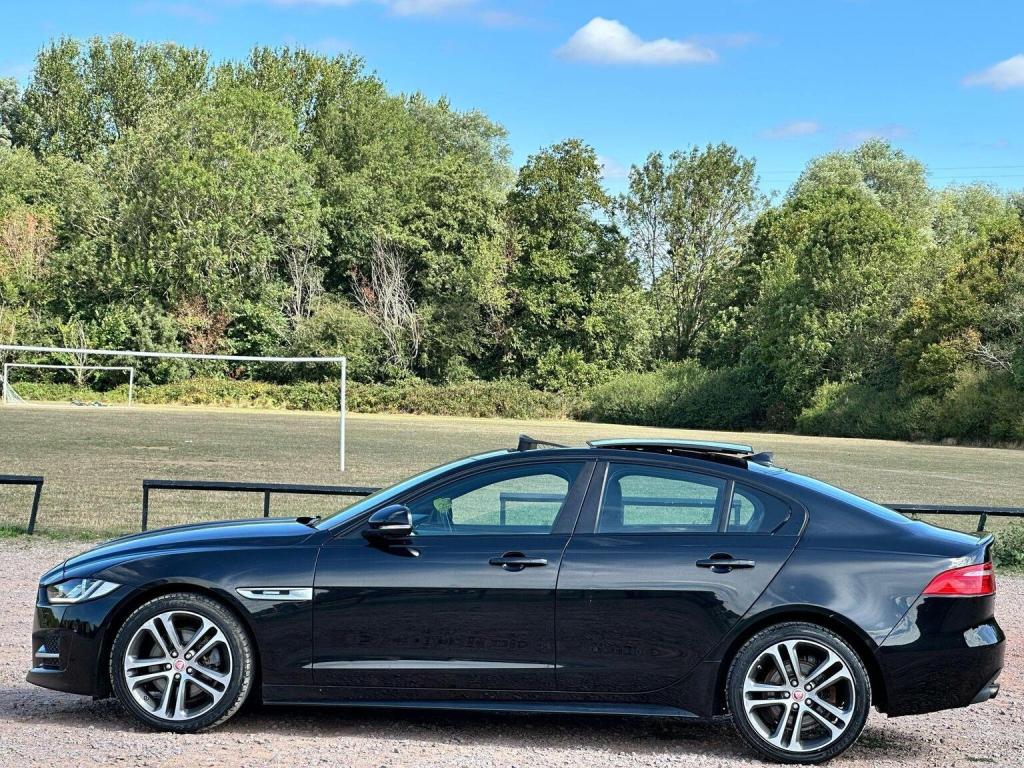 JAGUAR XE