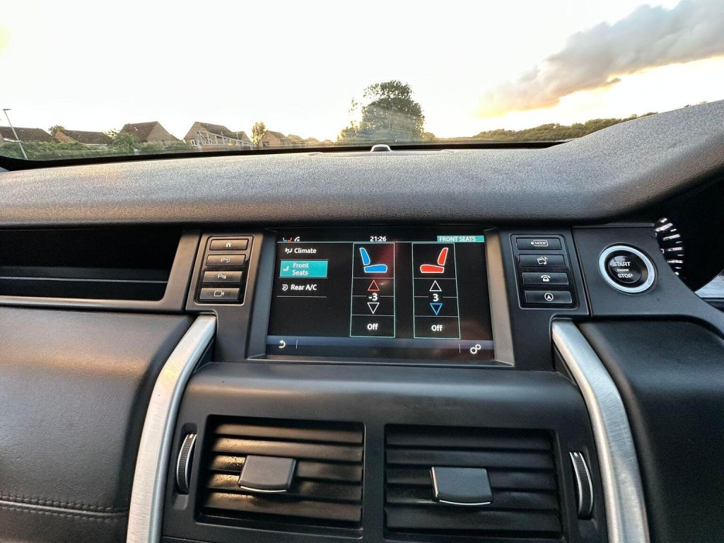 LAND ROVER DISCOVERY SPORT