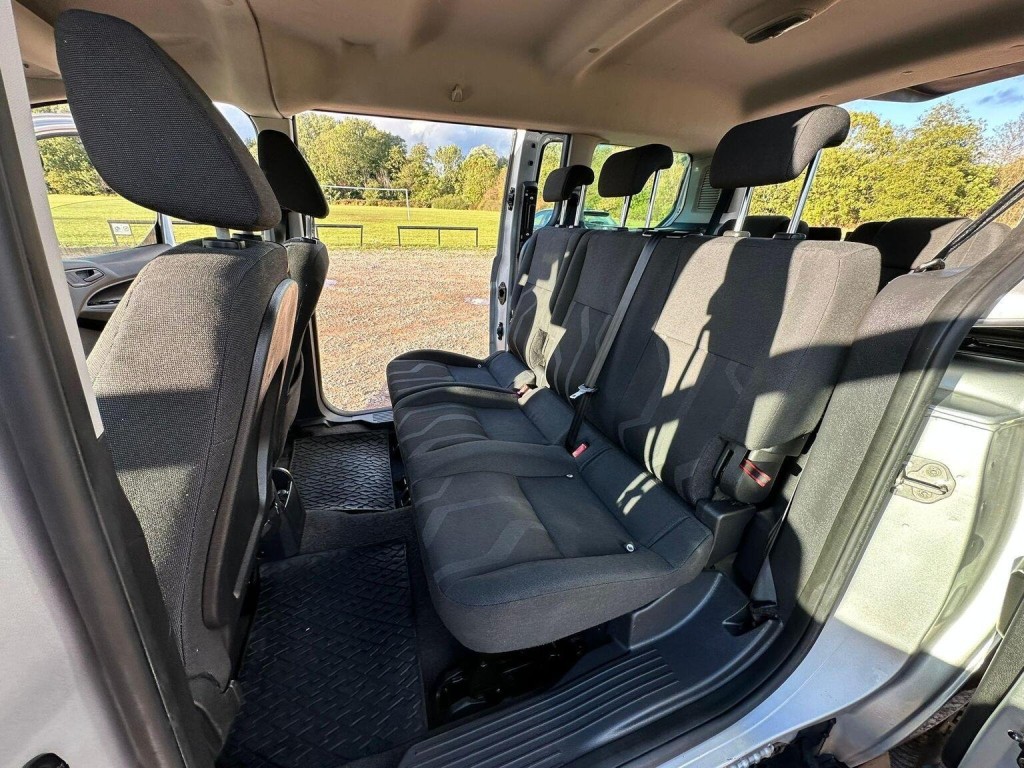 FORD GRAND TOURNEO CONNECT