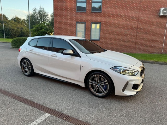 BMW 1 SERIES 2.0 M135i Auto xDrive Euro 6 (s/s) 5dr (2022/22)