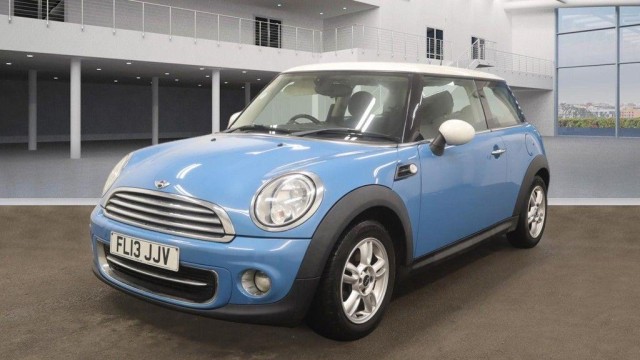 MINI HATCH