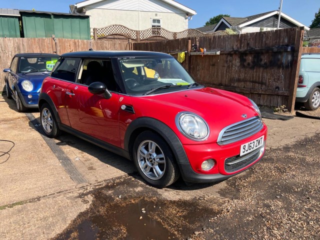 MINI HATCH