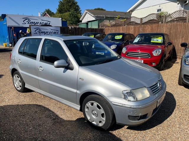 VOLKSWAGEN POLO