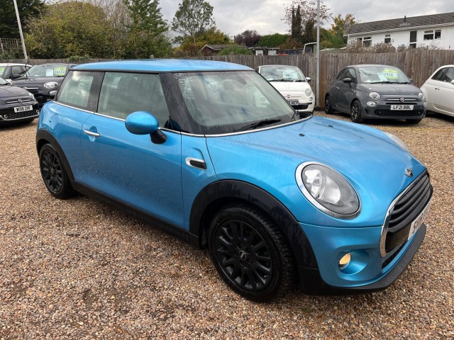 MINI HATCH