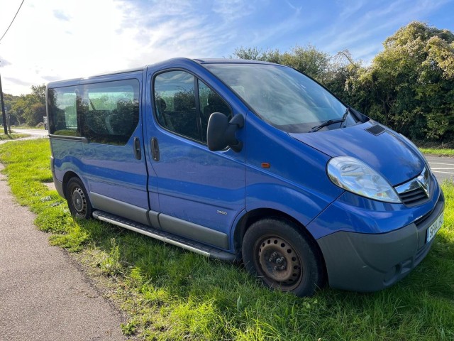 VAUXHALL VIVARO