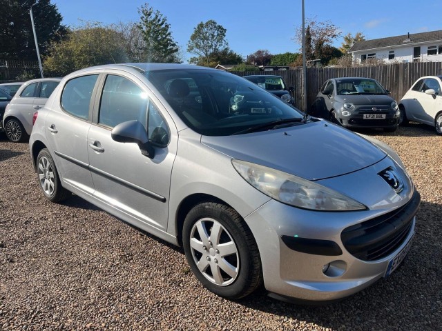 PEUGEOT 207