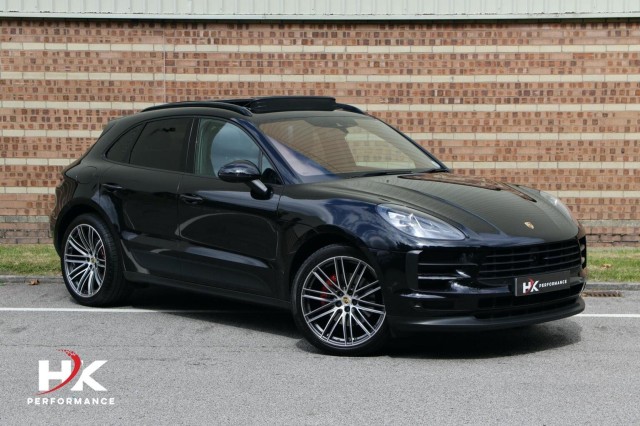 PORSCHE MACAN