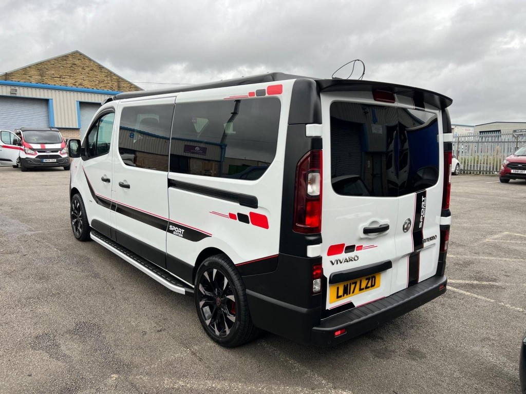 VAUXHALL VIVARO