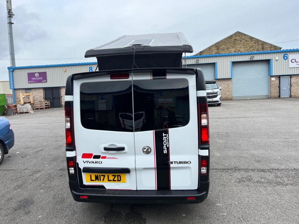 VAUXHALL VIVARO