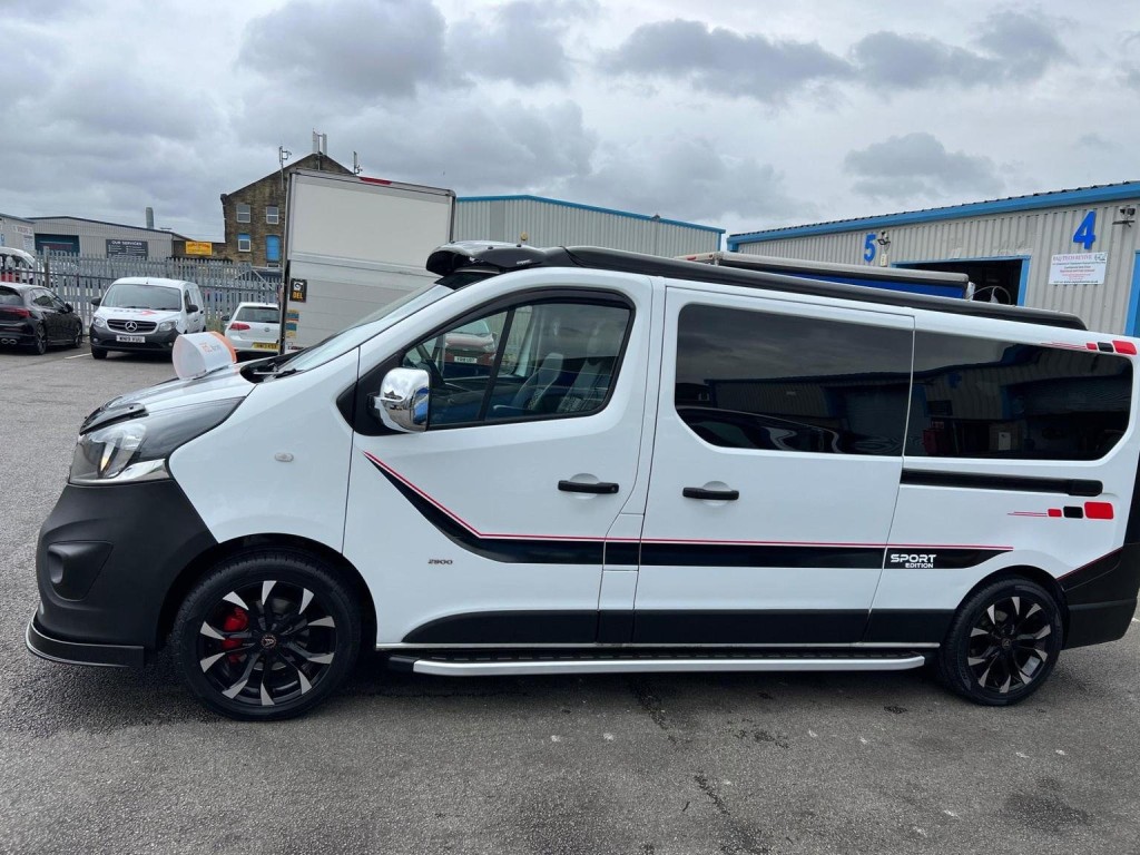 VAUXHALL VIVARO