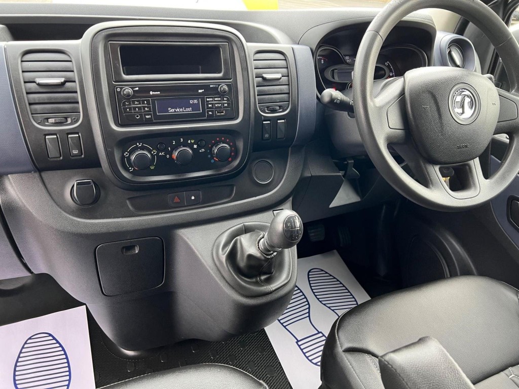 VAUXHALL VIVARO