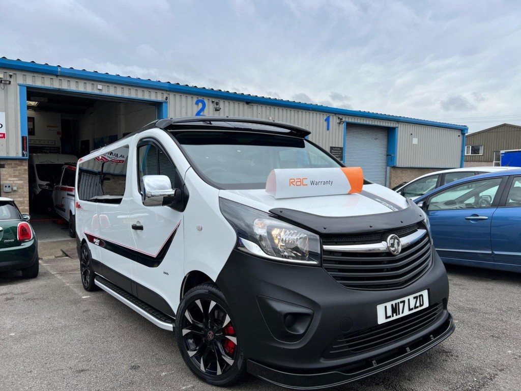 VAUXHALL VIVARO