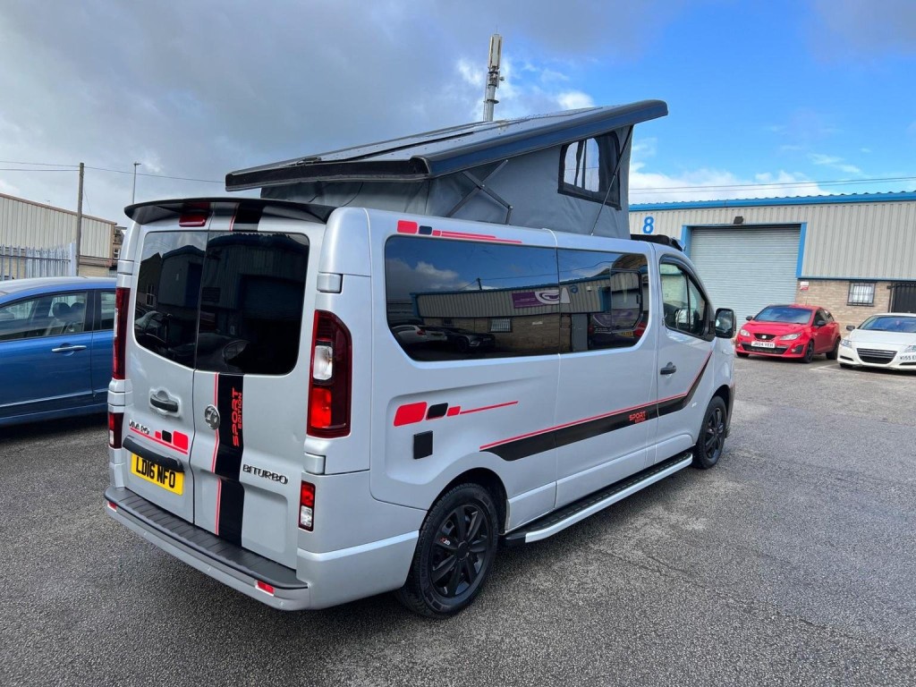 VAUXHALL VIVARO