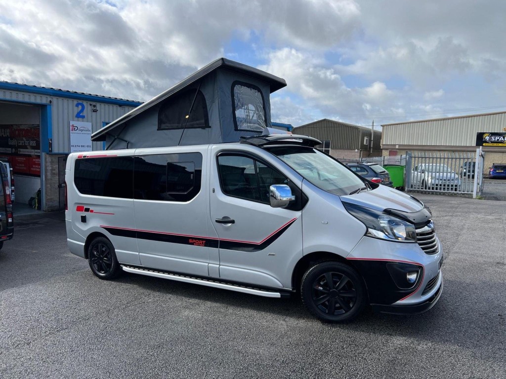 VAUXHALL VIVARO