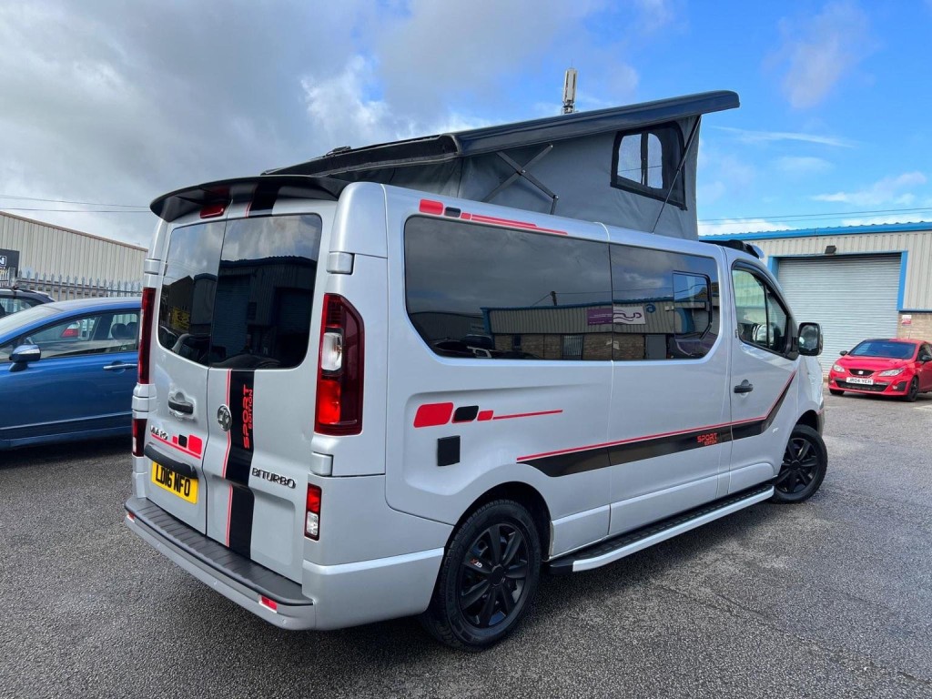 VAUXHALL VIVARO