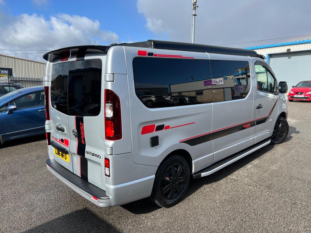VAUXHALL VIVARO