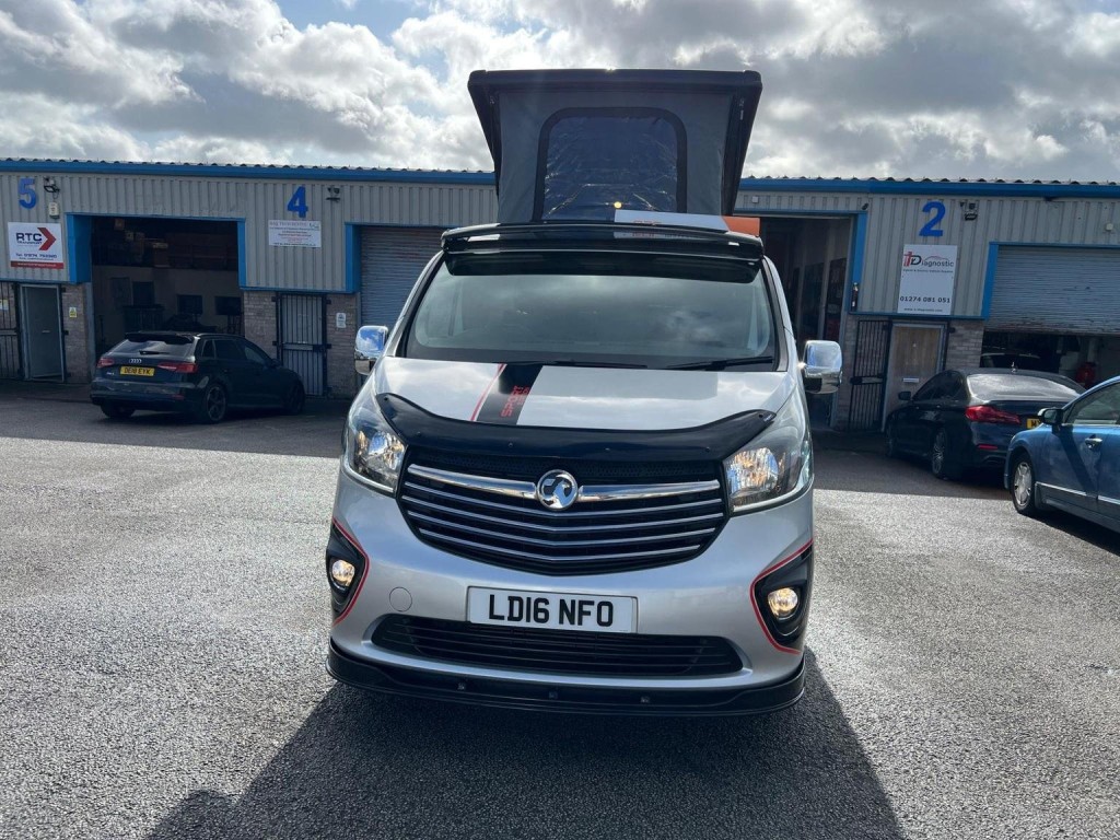 VAUXHALL VIVARO