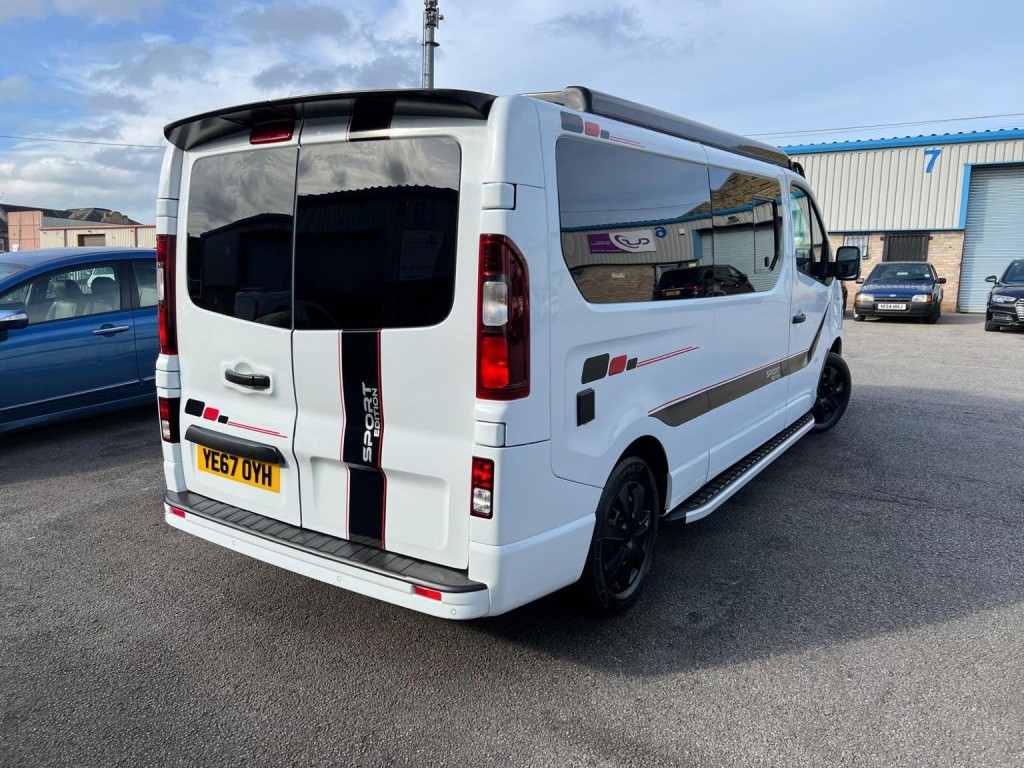 VAUXHALL VIVARO