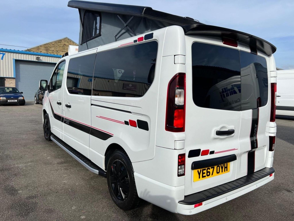 VAUXHALL VIVARO
