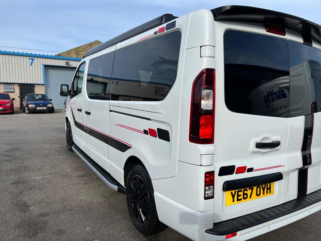 VAUXHALL VIVARO
